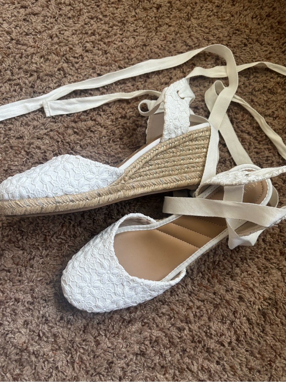 Kelly & Katie White Lace Espadrille Wedge Ankle Tie Sandals